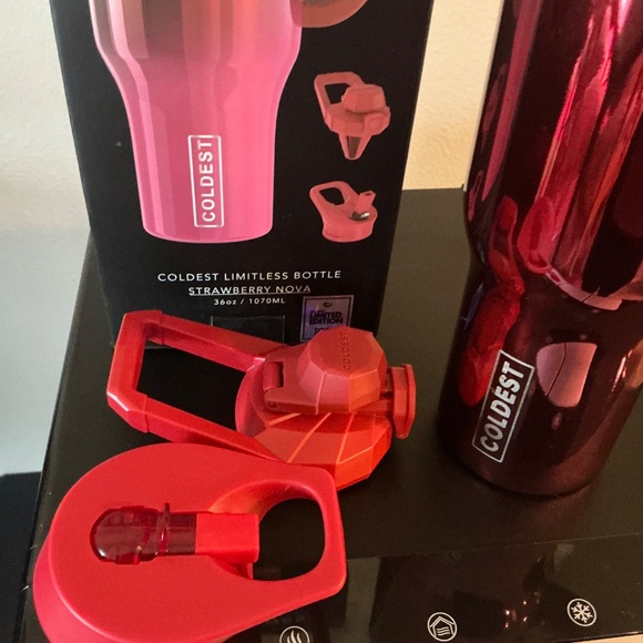 Arctic Coldest Brand Water Bottle - Picture 3 of 6